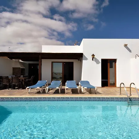 Tamarindos Private Pool! Villa Playa Blanca (Lanzarote)